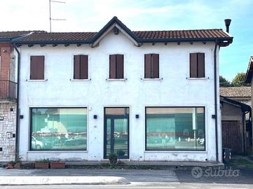 MONOLOCALE A TEOLO