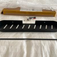 Mensola di metallo nera con porta salviette nuova