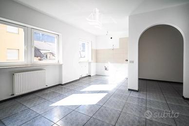 Bilocale con giardino a Prato Isarco