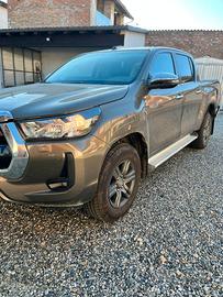Toyota Hilux 2.4 D