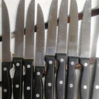 9 coltelli IKEA nuovi mai usati modello seghettati
