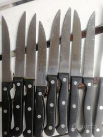 9 coltelli IKEA nuovi mai usati modello seghettati