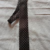 Cravatta colore marrone 