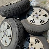Set 4 gomme invernali Fiat Panda con cerchi
