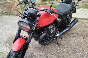 Moto Guzzi v7 Stone