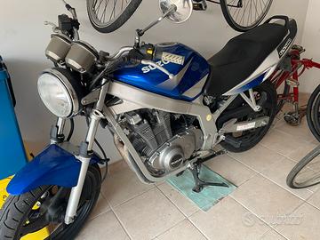 Moto per divertimento e per fare passeggiate