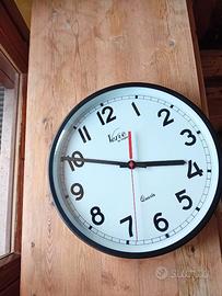 Orologio da parete grande bianco e nero