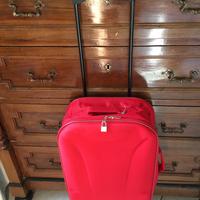 Trolley rosso da viaggio