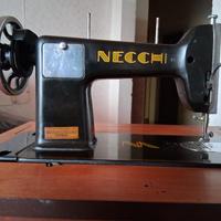 macchina da cucire Necchi