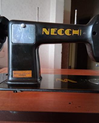 macchina da cucire Necchi