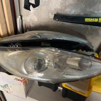 Fari ford fiesta 2010