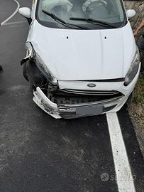 Ford Fiesta  ++INCIDENTATA++