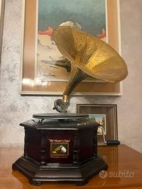 Grammofono vintage “his master’s voice”