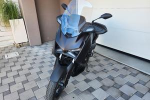 yamaha XMAX 300 Tech MAX