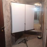 schermo bianco avvolgibile con arrotolatore 