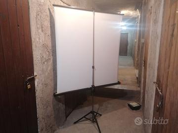 schermo bianco avvolgibile con arrotolatore 