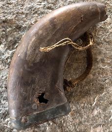 Fiaschetta per polvere da sparo metà 800