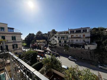 3 LOCALI A NAPOLI
