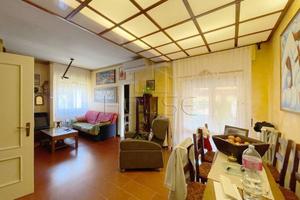 Appartamento di 150 m² con 3 locali e box auto a S