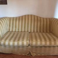 divano tre posti usato ma ben conservato ,oferte 