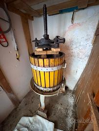 Torchio per fare Vino in casa