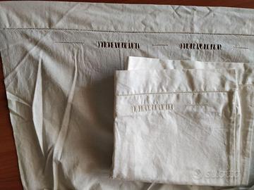 Lenzuolo matrimoniale ricamato a mano. 1