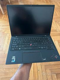 Lenovo ThinkPad X1 Carbon Gen 10 - Intel i7