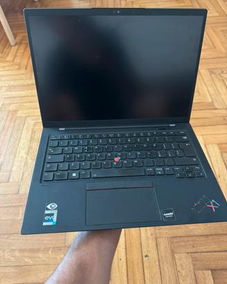 Lenovo ThinkPad X1 Carbon Gen 10 - Intel i7