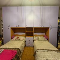 Armadio a ponte lilla + struttura per due letti