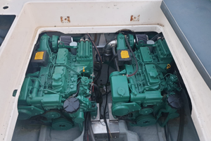 Motori e gruppo poppiero volvo penta 130 hp AQD31