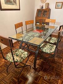 Tavolo e sedie in ferro battuto