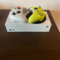 xbox serie s + 2 controller xbox serie x/s