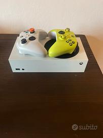 xbox serie s + 2 controller xbox serie x/s