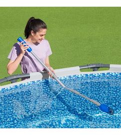 Aspiratore da piscina