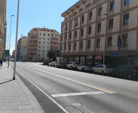 Cagliari, via Logudoro, locale commerciale