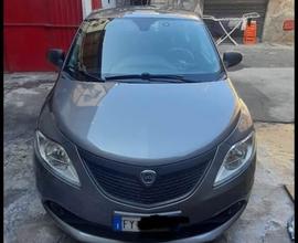 Lancia y ypsilon