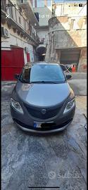 Lancia y ypsilon