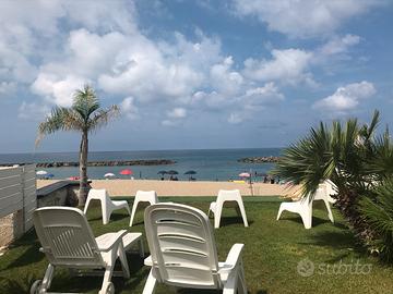 Vacanze a Diamante, dal giardino sulla spiaggia