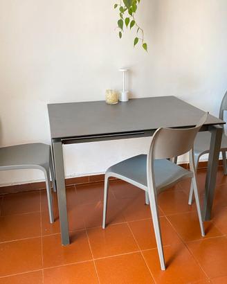 Tavolo allungabile Saturno  + sedie CORDOBA