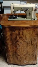 Macchina da cucire Necchi Supernova