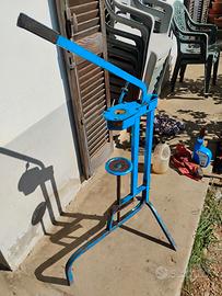 tappatrice per tappi sughero