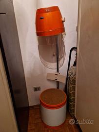 Poltrona con casco asciugacapelli Vintage