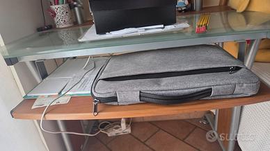 scrivania in vetro multiripiano