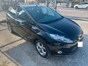 Ford Fiesta 1.4 TDCi 70CV 5 porte Titanium