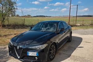  Alfa Romeo Giulia 2.2 150cc