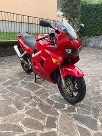 Honda vfr 800