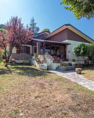 VILLA SINGOLA A BORBONA