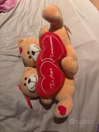 orsacchiotto di peluche