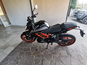 KTM DUKE 390 - 2022- 3647 km