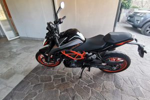 KTM DUKE 390 - 2022- 3647 km